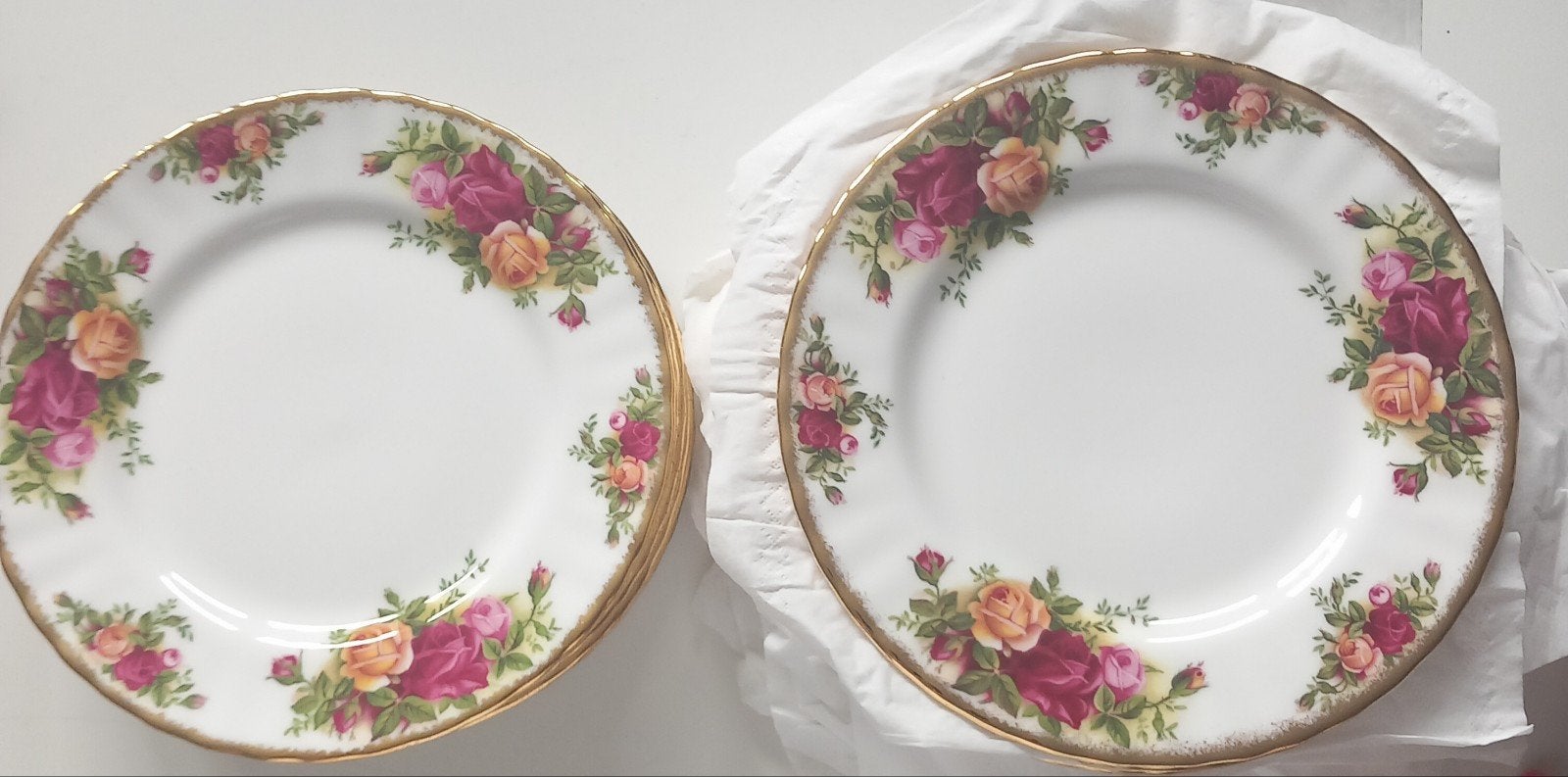 royal albert country roses dessert bordjes 18 cm, Ophalen of Verzenden, Zo goed als nieuw, Bord(en), Overige stijlen
