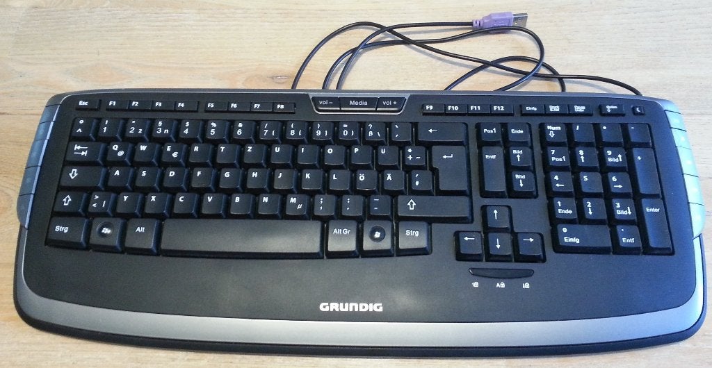 USB MULTIMEDIA GRUNDIG TOETSENBORD QWERTZ Duitstalig, Computers en Software, Multimediatoetsen, GRUNDIG, Ophalen of Verzenden