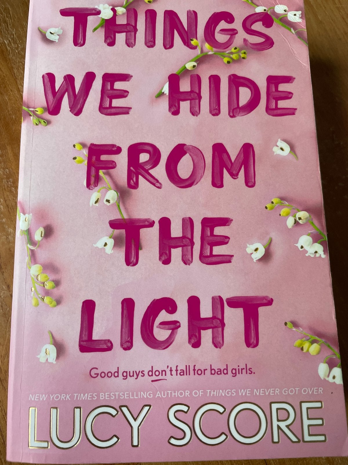 Lucy Score Boeken: Things We Hide, Left Behind, Never Got Ov, Ophalen of Verzenden, Zo goed als nieuw, Amerika
