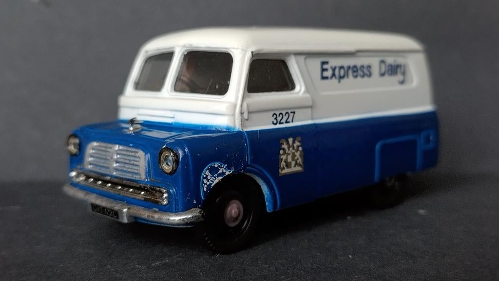 Bedford Ca Express Dairy 1:43 Corgi Toys Pol, Corgi@corgi.co.uk, Zo goed als nieuw, Corgi Classics, Corgi