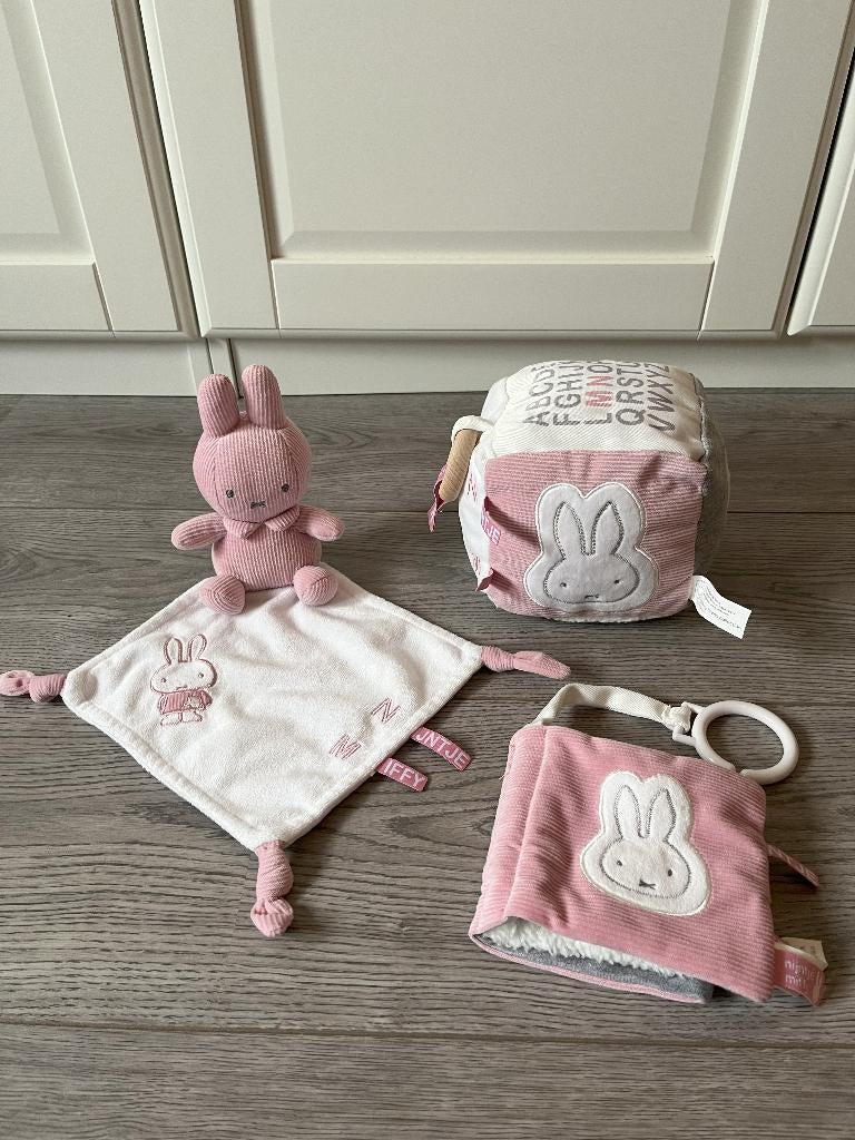 Nijntje-set in kleur pink rib 3 stuks, Konijn, Nijntje, Ophalen of Verzenden, Zo goed als nieuw