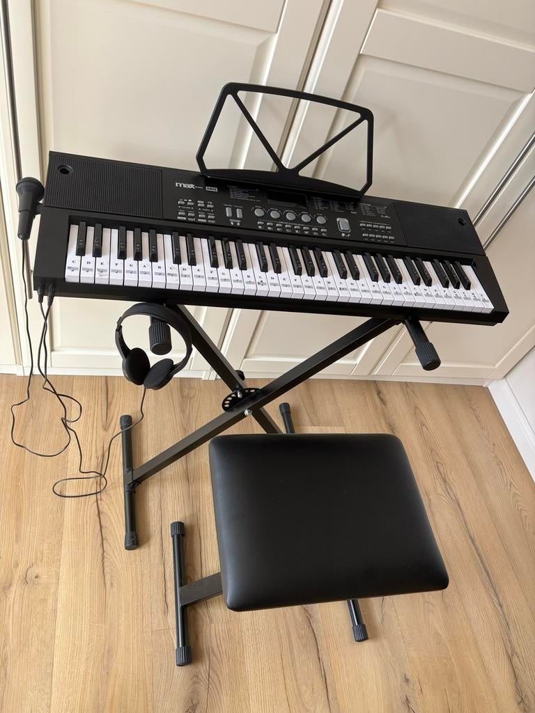 Keyboard Piano Set Max KB15 met 61 toetsen, 61 toetsen, Zo goed als nieuw, Met standaard, Ophalen