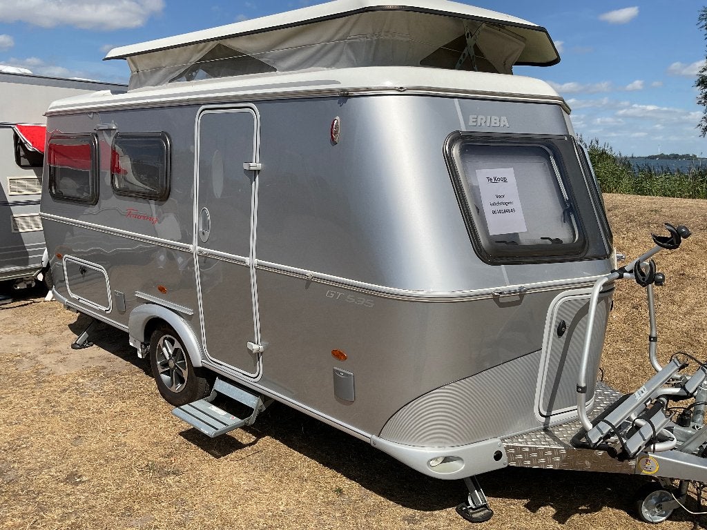 Caravan, Treinzit, Particulier, Dwarsbed, Eriba