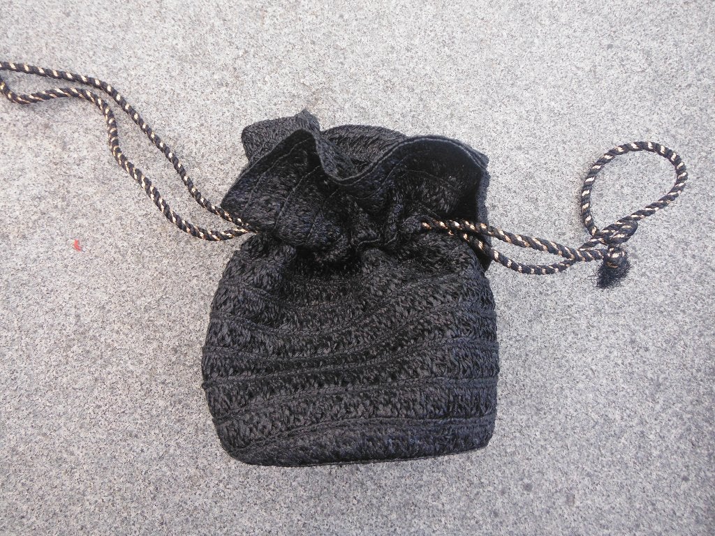 origineel antiek zwart raffia buideltasje / handtasje, Antiek en Kunst, Verzenden, Dames