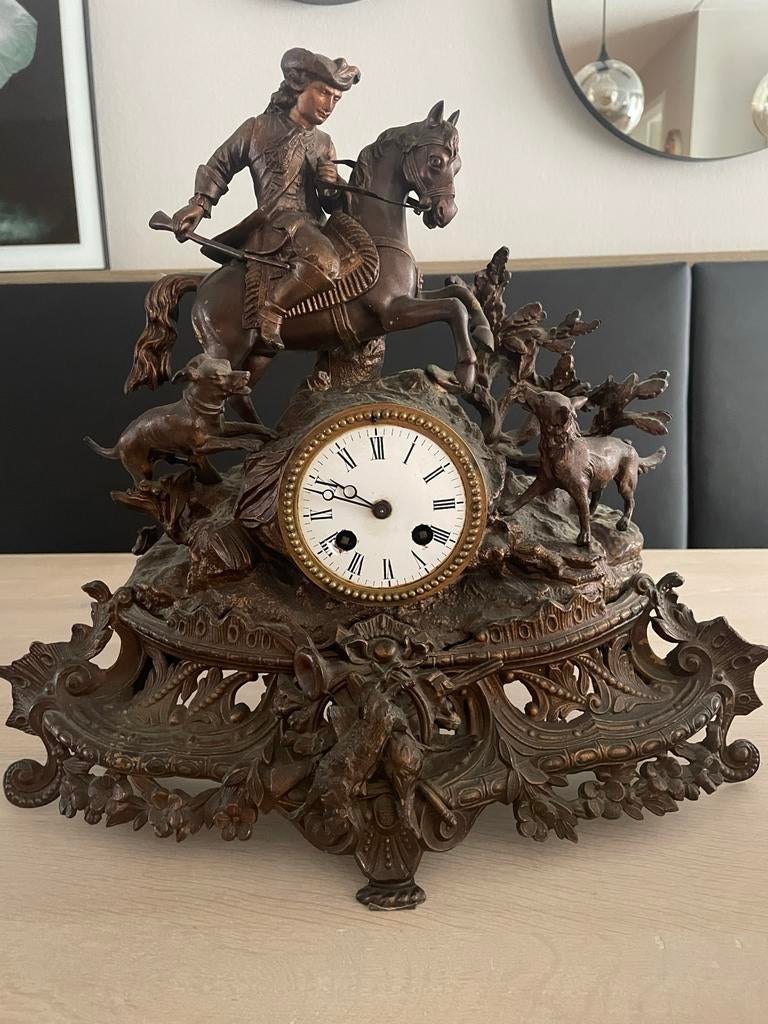 Antieke bronzen jachtklok met ruiter en honden, Ophalen of Verzenden