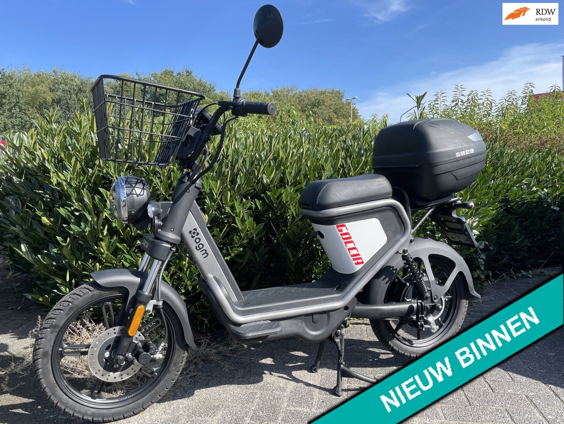 AGM Goccia GEV1000 20Ah Topkoffer Mand BETAAL met in3, Fietsen en Brommers, Scooters | Overige merken, Elektrisch, A, AGM, A
a  a, NL