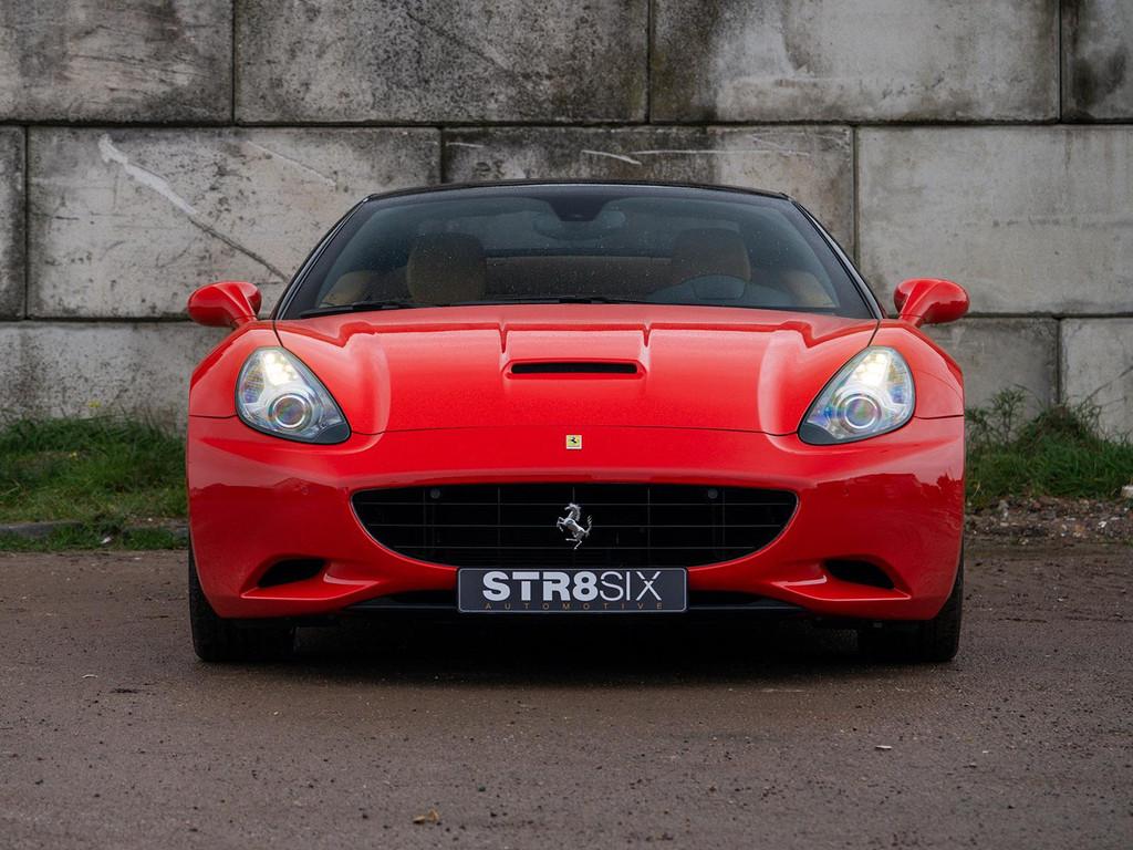 Ferrari California 4.3 V8 466PK (2010) | 18.474 km | NL Auto, Auto's, Euro 5, Achterwielaandrijving, 4 stoelen, Bedrijf