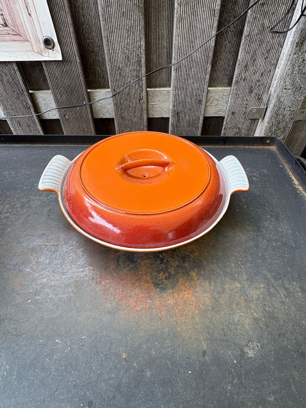 Vintage Emaille oranje aardewerken ovenschaal met deksel, Overige typen, Ophalen of Verzenden, Zo goed als nieuw, Steen/keramiek