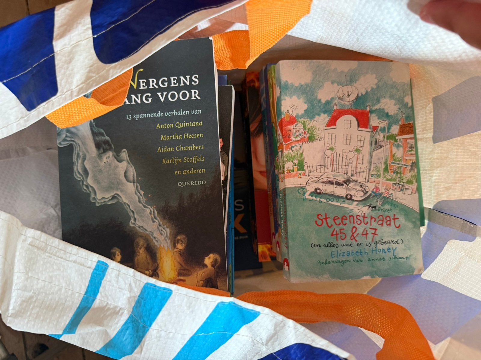 Tas vol met kinderboeken, Ophalen, Zo goed als nieuw