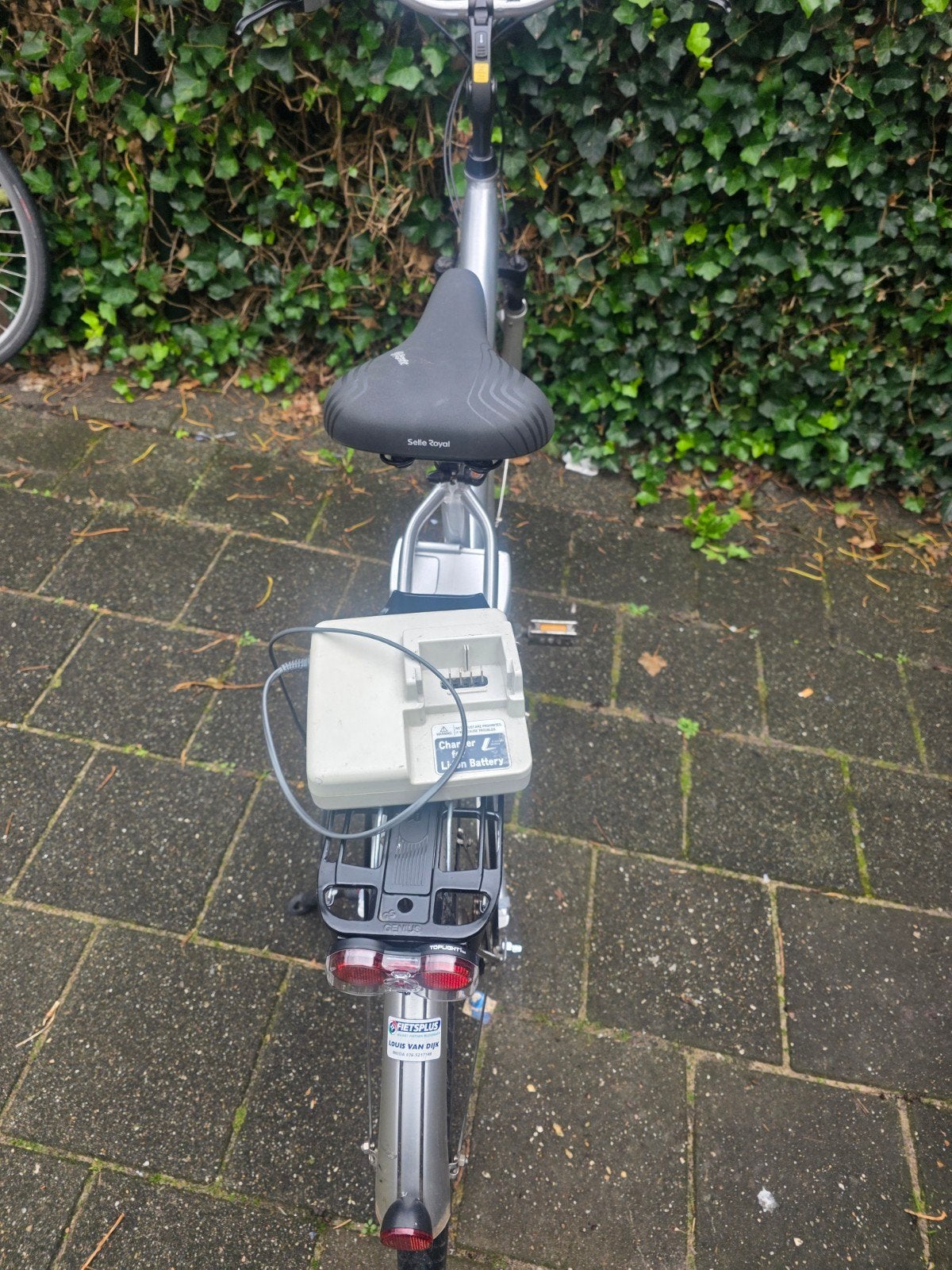 Grijze elektrische fiets, Ophalen, Minder dan 47 cm, Schijfrem, Handrem