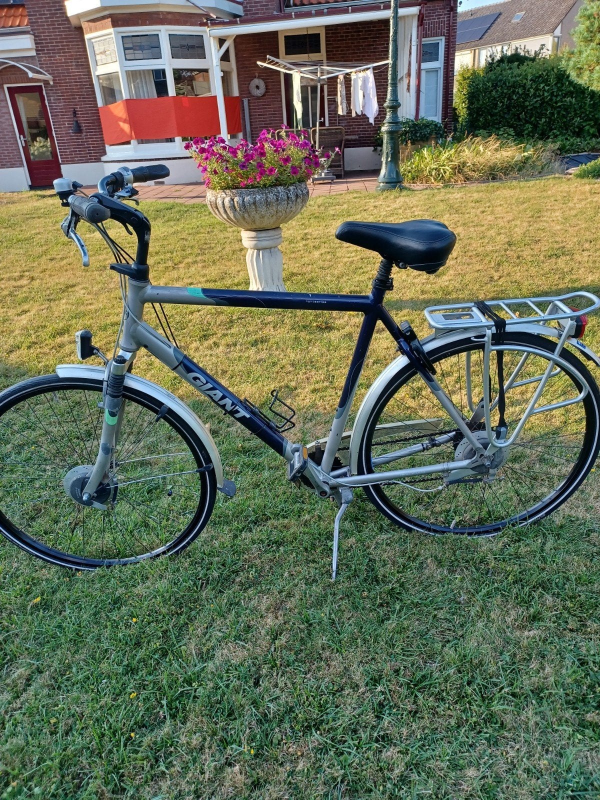 GIANT TWIST 28INCH..   top fiets, Ophalen, Zo goed als nieuw, Giant, Versnellingen