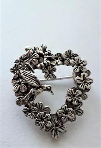 MASJ broche Kolibrie in hartvormige bloemenkrans (7220-3155), Ophalen, Zo goed als nieuw, Zilver, Overige materialen