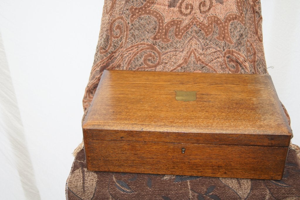 Houten kist met messing plaatje, Ophalen of Verzenden