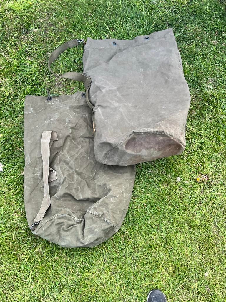 Twee militaire plunjebalen, Verzamelen, Ophalen, Overige soorten, Overige gebieden, Kleding of Schoenen