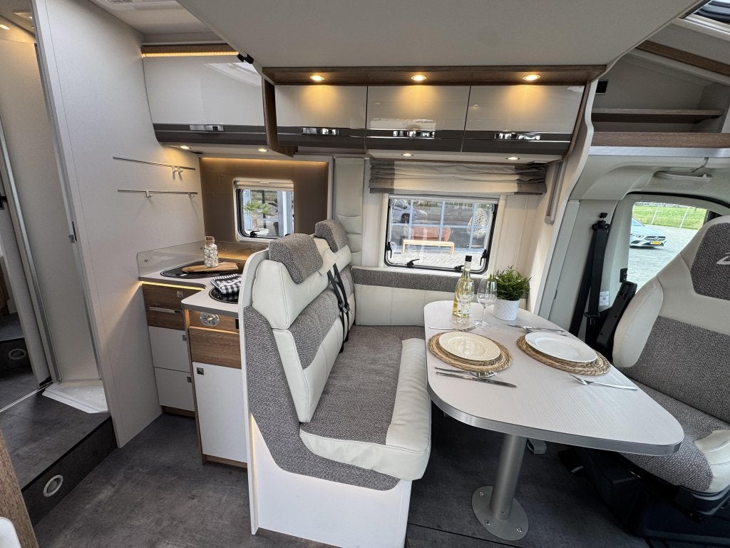 Foto 16 van Dethleffs Trend 7057 Automaat Queensbed Hefbed 2025