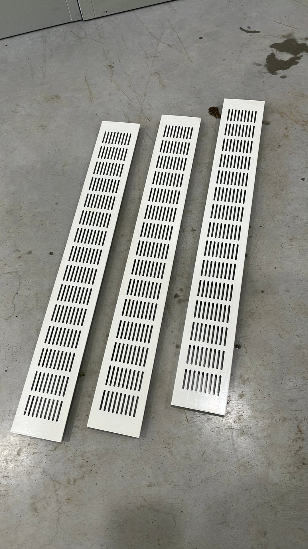Ventilatieroosters 8x60 cm, Ophalen of Verzenden, Gebruikt, Afzuiger