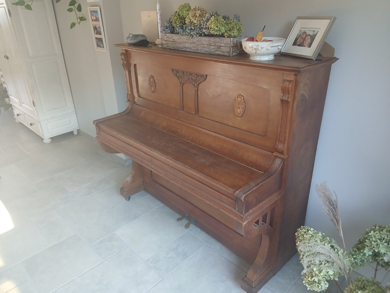 Foto 6 van Antieke Houten Piano - Klassieke Charme voor uw Huis