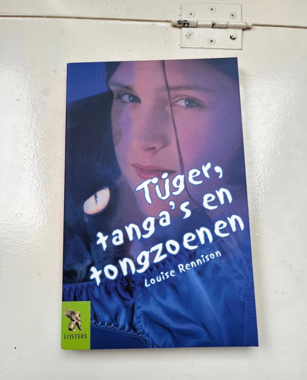 Louise Rennison - tijgers, tangas en tongzoenen, Ophalen of Verzenden, Gelezen, Fictie
