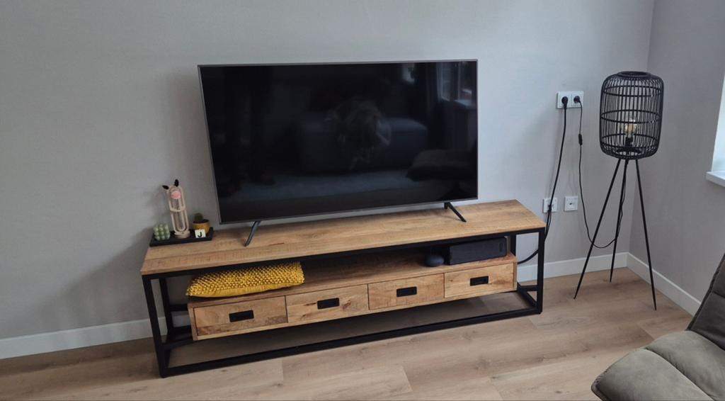Mango houten tv meubel z.g.a.n., Huis en Inrichting, Kasten | Televisiemeubels, Ophalen, 150 tot 200 cm, Zo goed als nieuw, Minder dan 100 cm