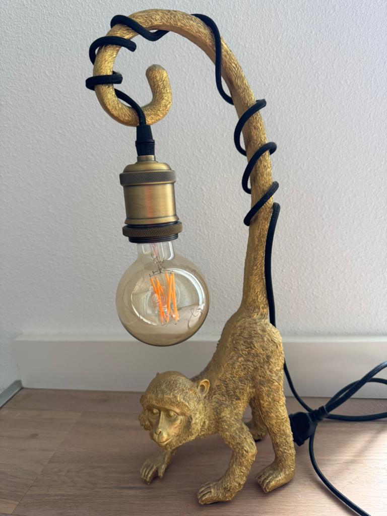 Goudkleurig aaplampje, Huis en Inrichting, Lampen | Tafellampen, Ophalen, Zo goed als nieuw, Minder dan 50 cm