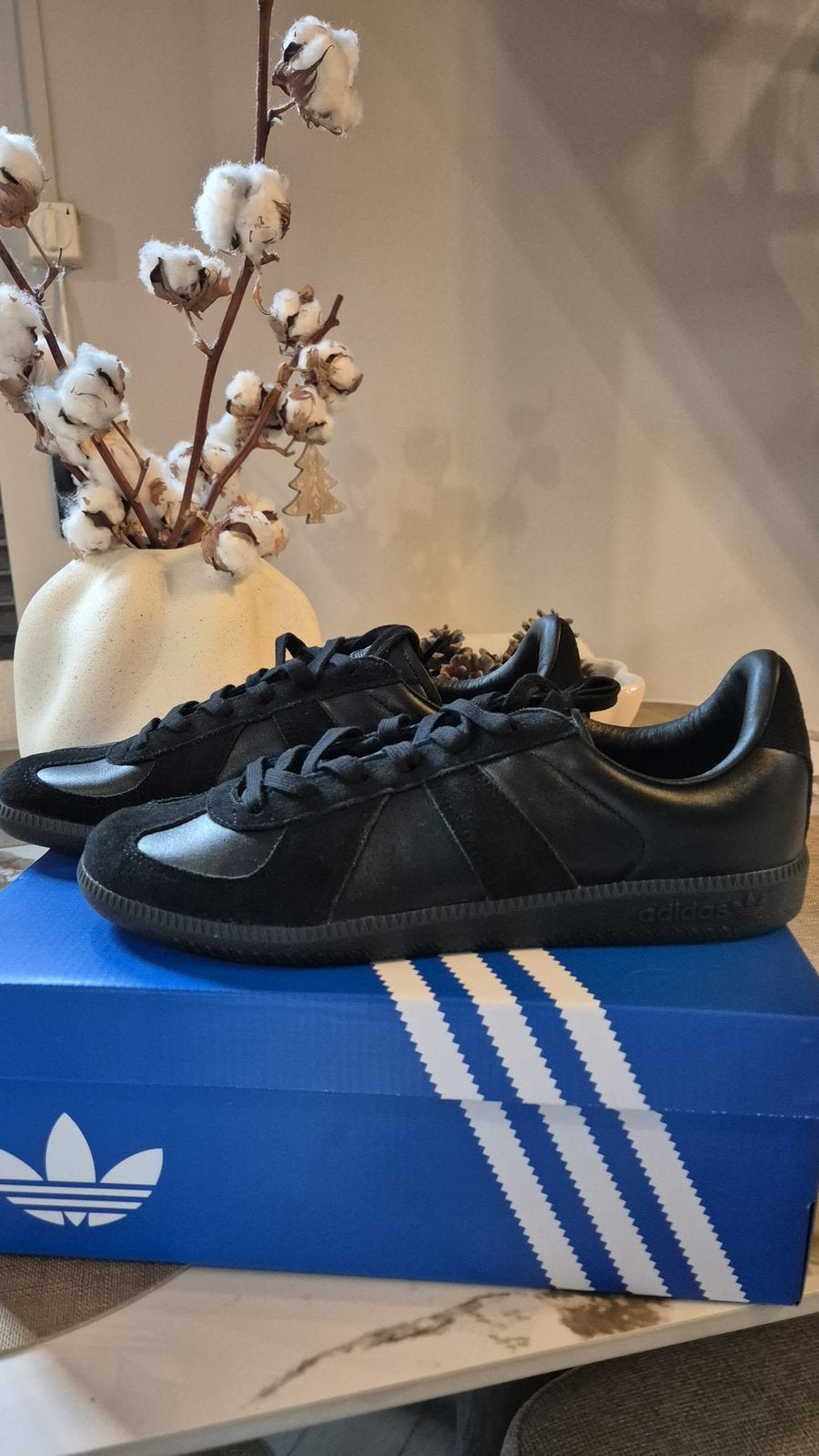 Adidas bw army core black maat: 43 NIEUW. Met aankoopbewijs., Kleding | Heren, Ophalen of Verzenden, Zo goed als nieuw, Zwart
