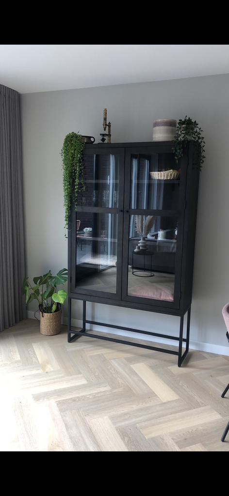 Mooie donkerbruine kast van Bodilson, Huis en Inrichting, Kasten | Buffetkasten, Ophalen of Verzenden, Zo goed als nieuw, 25 tot 50 cm