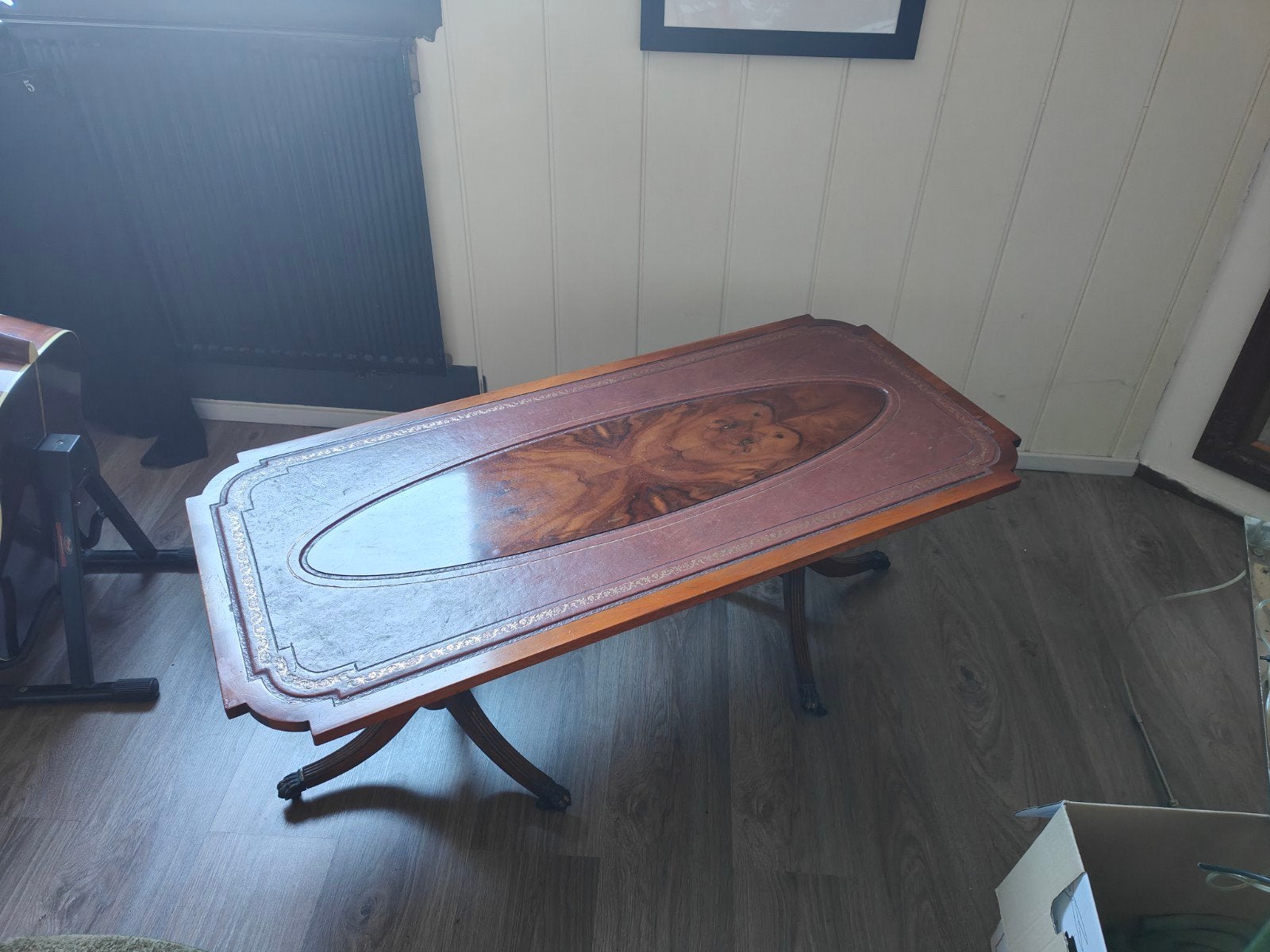 Antieke Salontafel met Leer en Wortelnoten Inleg, Ophalen