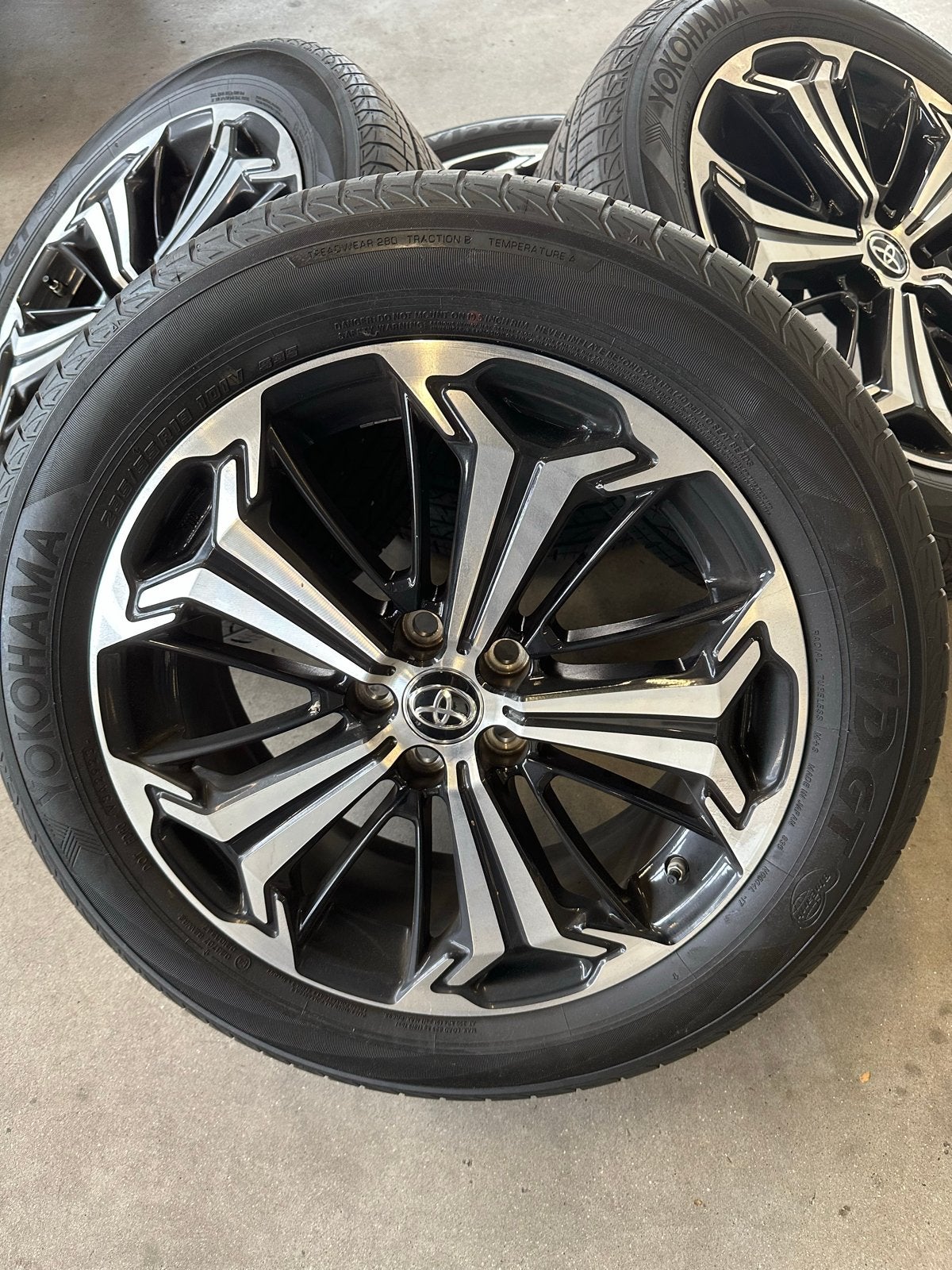 Toyota RAV4 19 inch velgen met Yokohama banden, Ophalen of Verzenden, Zo goed als nieuw