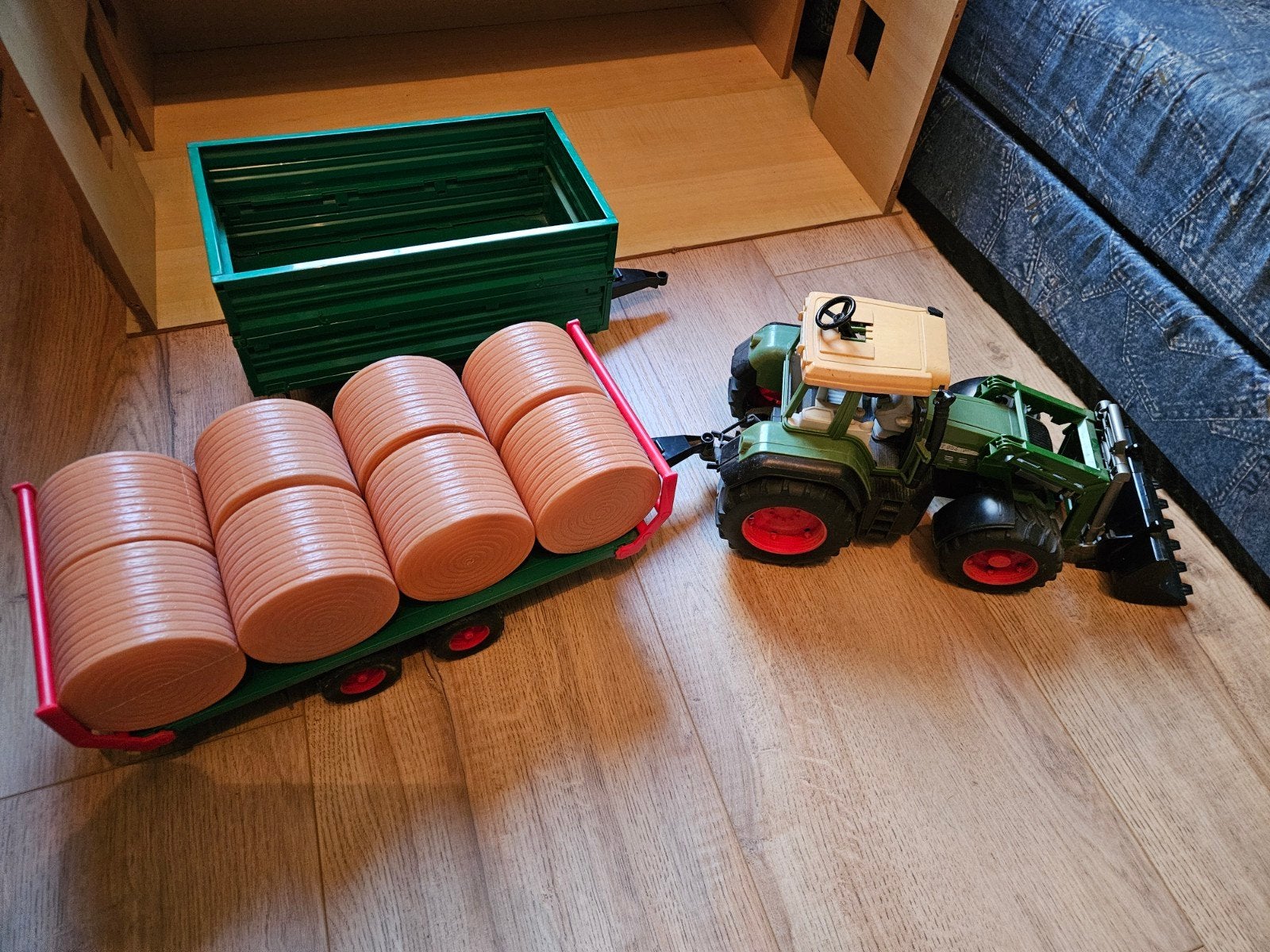 Bruder Fendt Vario Favorit 926 met Bruder hooiwagen 8 balenB, Ophalen of Verzenden, Gebruikt