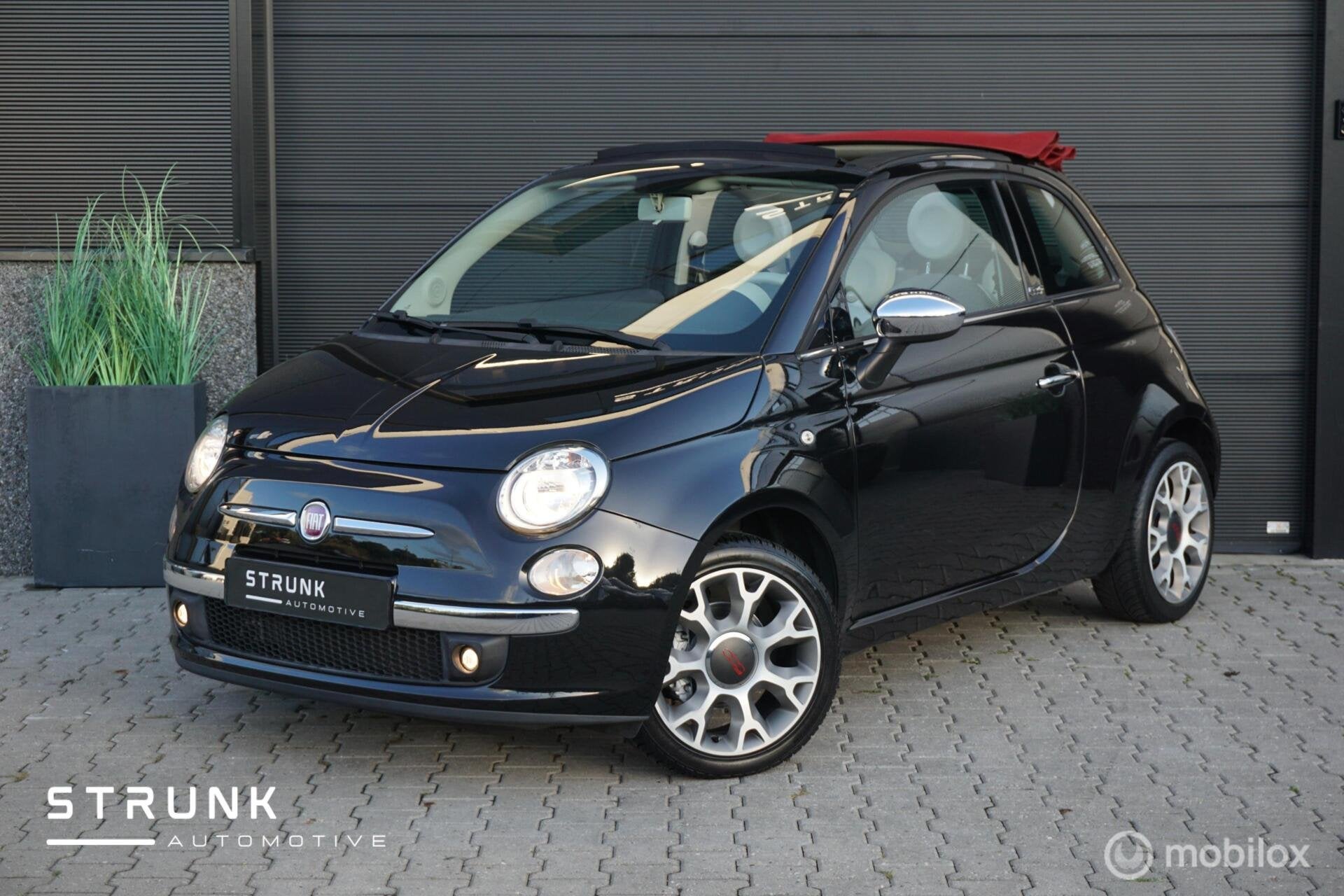 Fiat 500 C 0.9 TwinAir Turbo Lounge Cabrio Apple CarPlay Lee, Auto's, 86 pk, Gebruikt, Cabriolet, Zwart