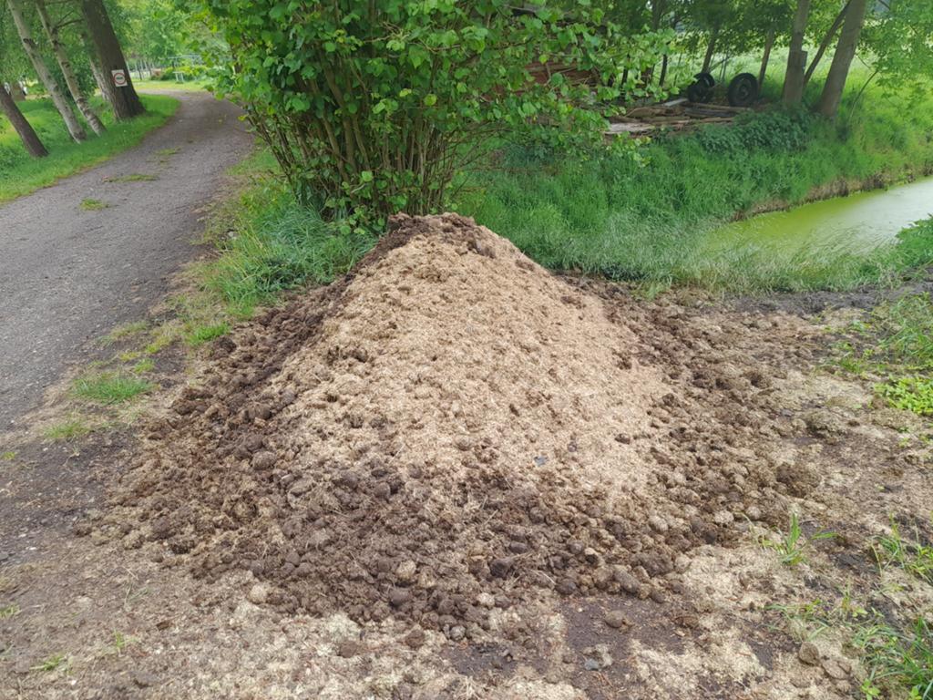 Gratis paardenmest, Tuin en Terras, Aarde en Mest, Ophalen of Verzenden