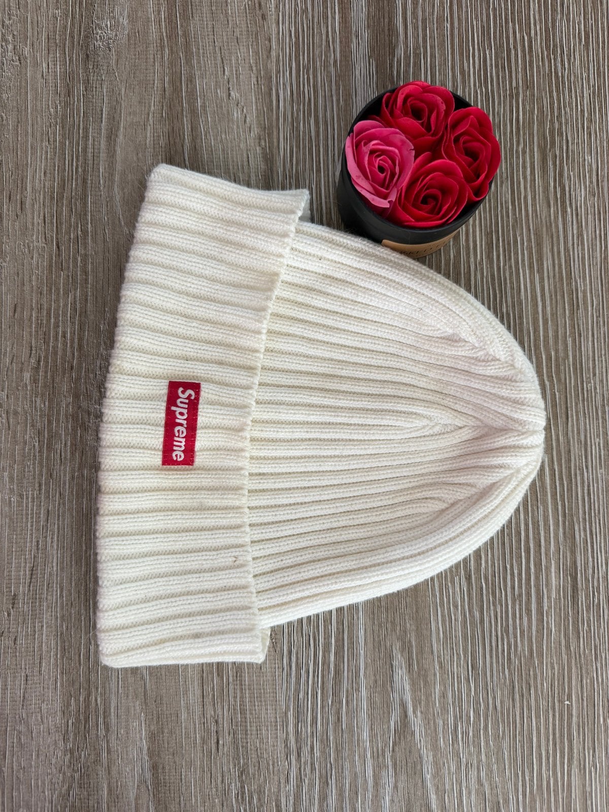 Supreme Muts - Crème Witte Beanie, Kleding | Dames, Hoeden en Petten, Ophalen of Verzenden, Zo goed als nieuw, One size fits all