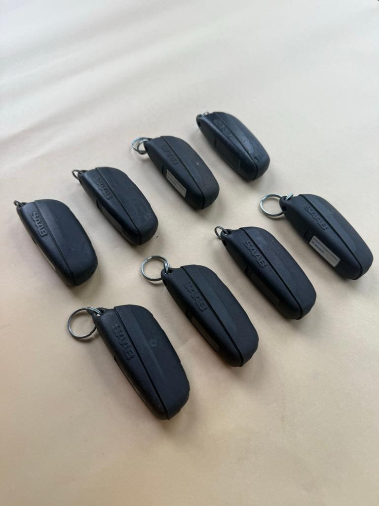 Afstandsbediening/zender/sleutel Saab 900ng/9-3v1 (banaantje, Auto diversen, Auto-accessoires, Zo goed als nieuw, Ophalen of Verzenden