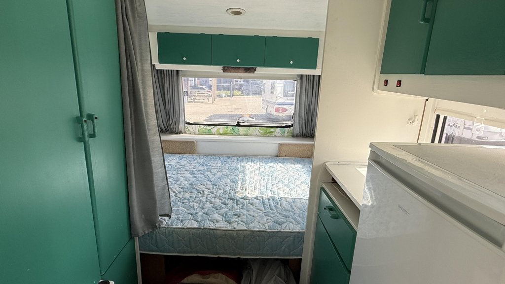 Bürstner City 420 bouwjaar 1987 met voortent, Caravans en Kamperen, Caravans, Bedrijf, Treinzit, Schokbreker, Bürstner