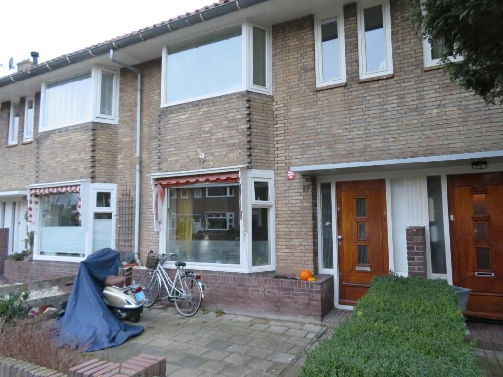 Woning te huur in Leeuwarden, Huizen en Kamers, Leeuwarden, Benedenwoning, 2 kamers, Friesland