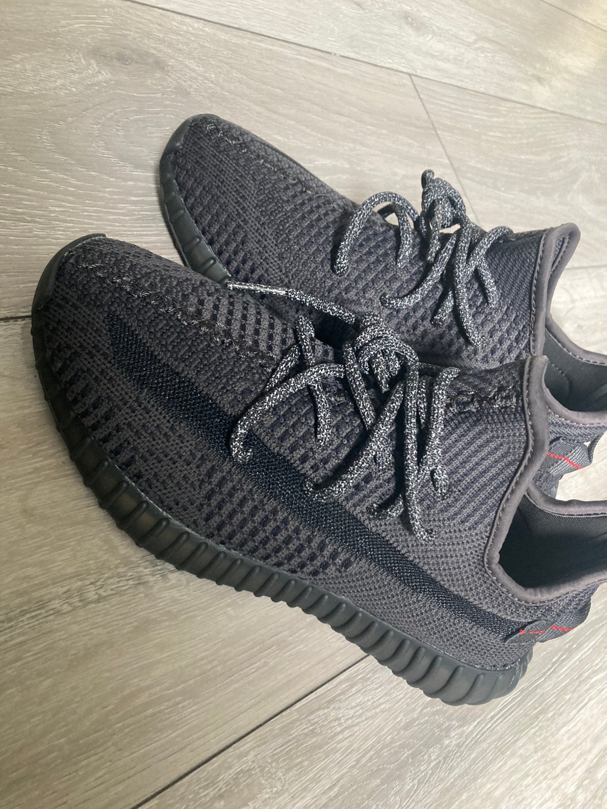 Yeezy Boost 350 v2 Black, Kleding | Heren, Schoenen, Ophalen of Verzenden, Zo goed als nieuw, Zwart, Overige typen