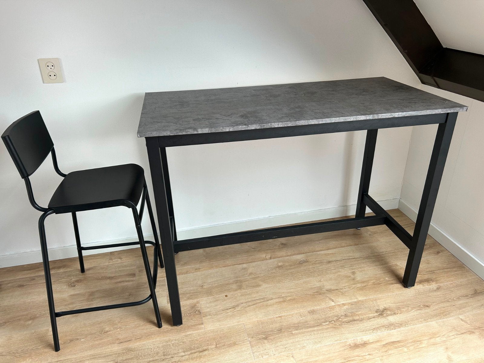 bartafel en 2 stoelen, Ophalen