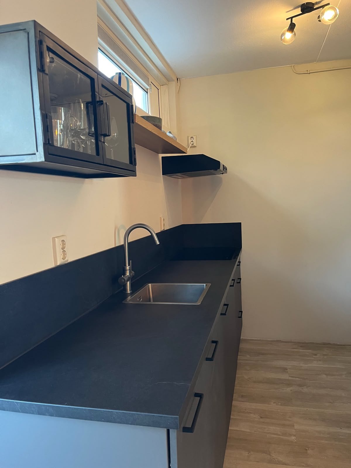 Moderne complete keuken | Circa 3 jaar oud, Ophalen, Overige materialen, Zwart, Dubbelwandige keuken