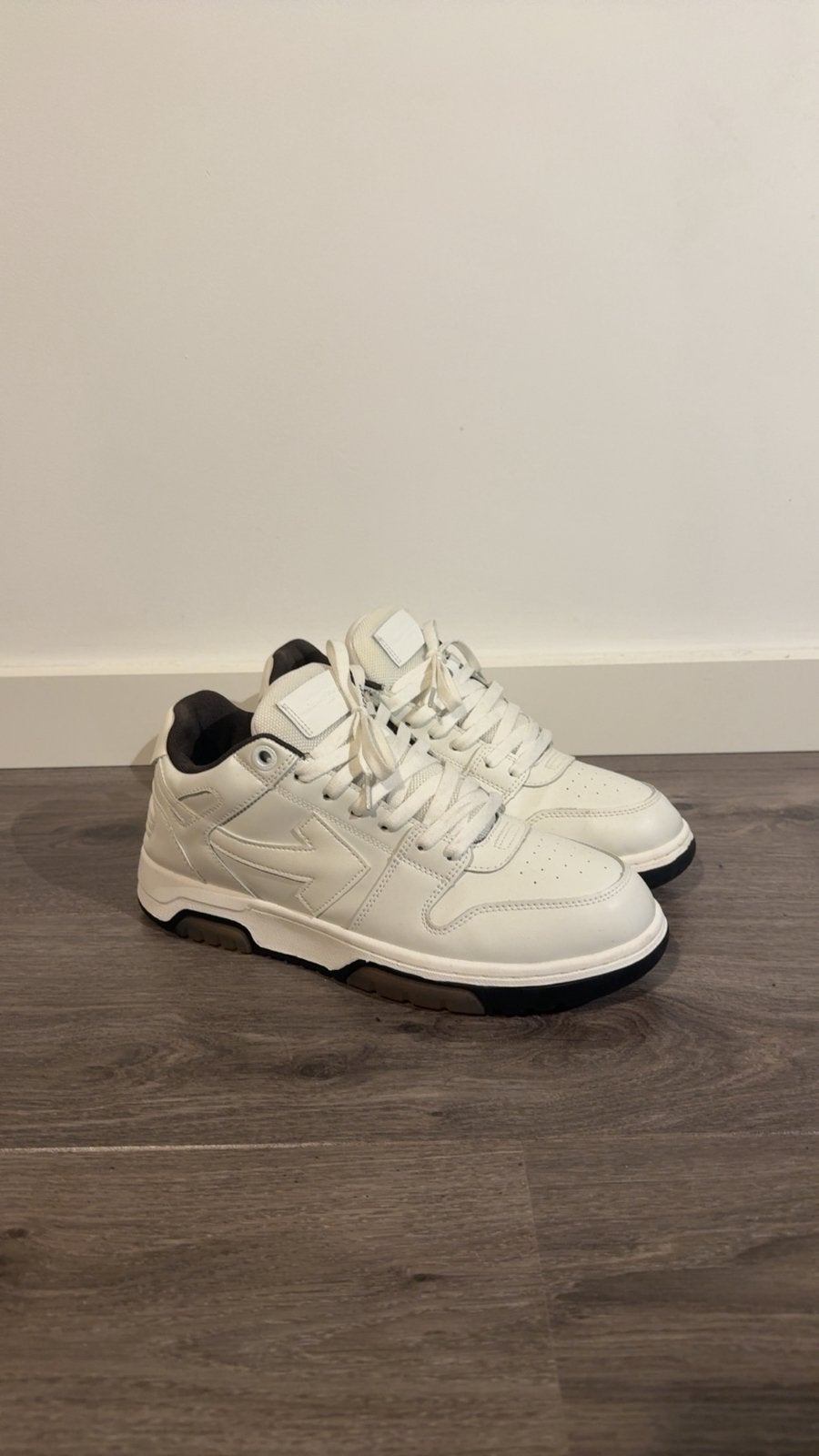 Off white out of office wit, Wit, Ophalen of Verzenden, Zo goed als nieuw, Veterschoenen