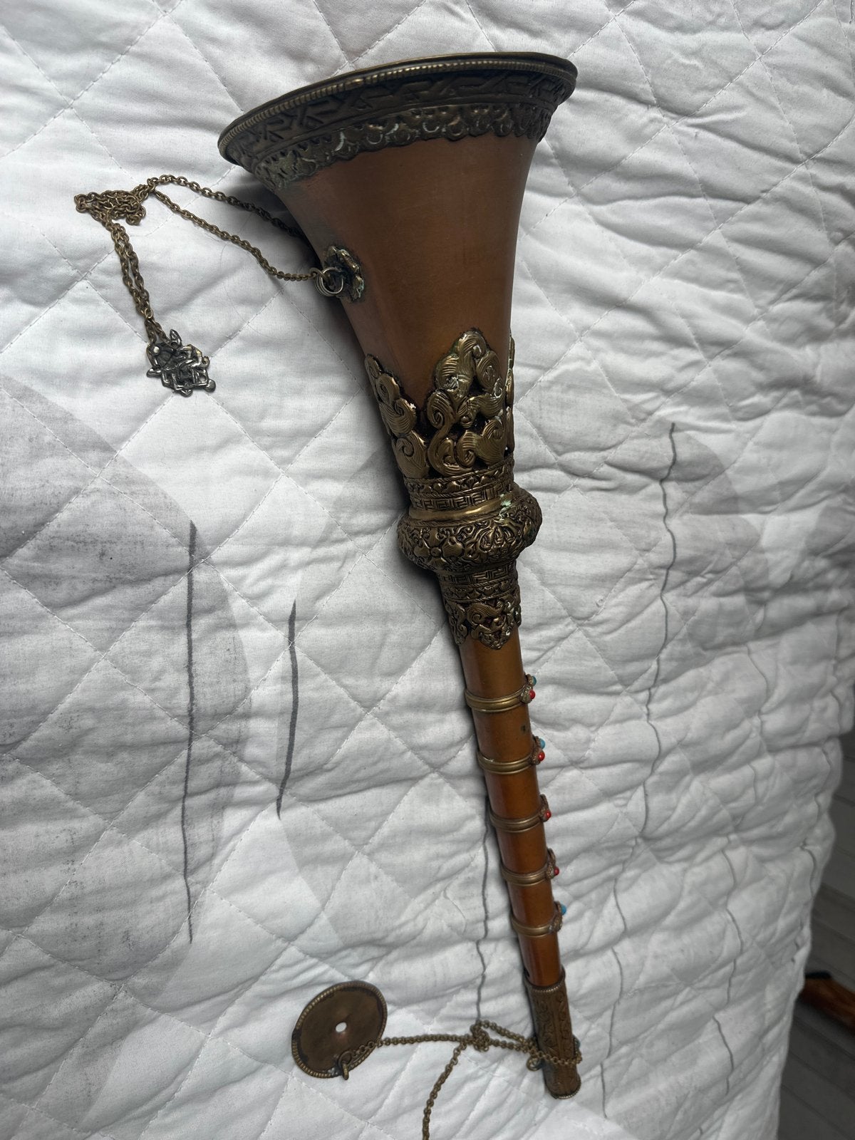 Decoratieve koperen Nepalese/Tibetaanse hoorn met draken, Ophalen of Verzenden, Gebruikt, Overige typen