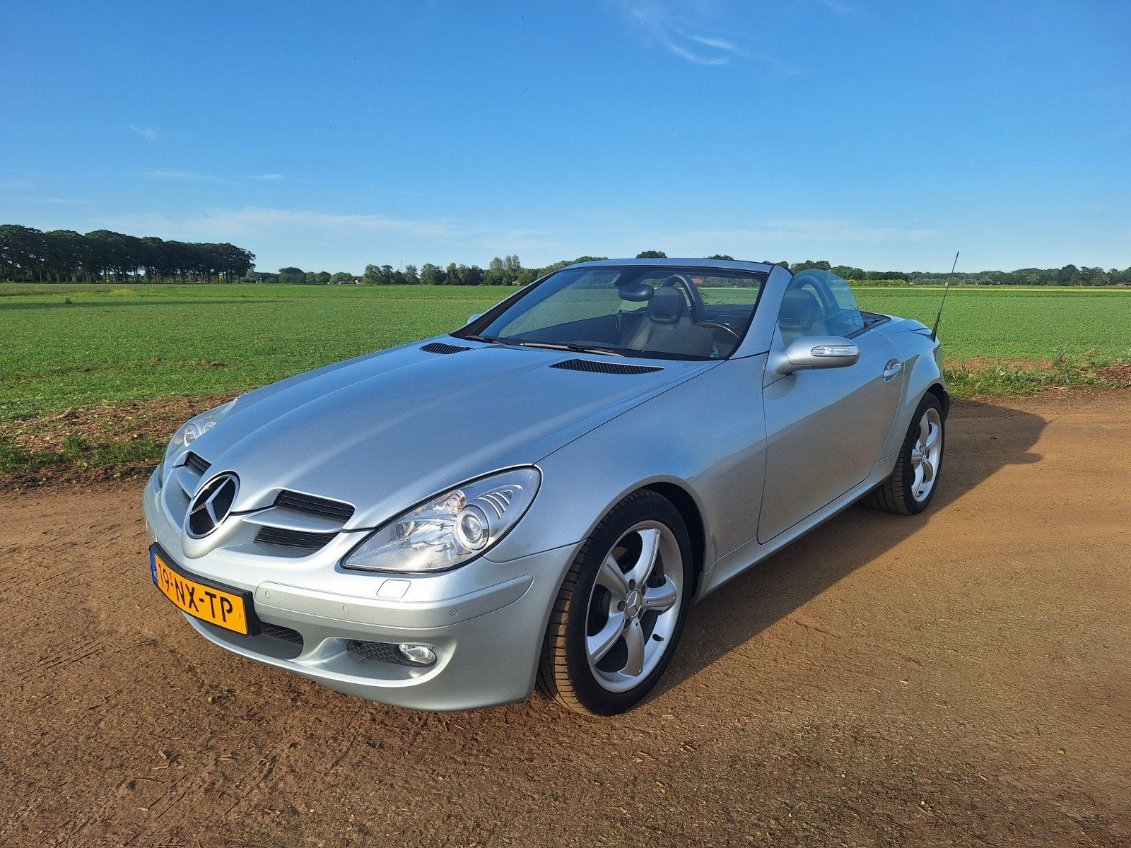 Mercedes-Benz SLK 1.8 Slk200 Kompr Roadster AUT 2004 Grijs, Auto's, Mercedes-Benz, Achterwielaandrijving, Zwart, 4 cilinders, Cabriolet