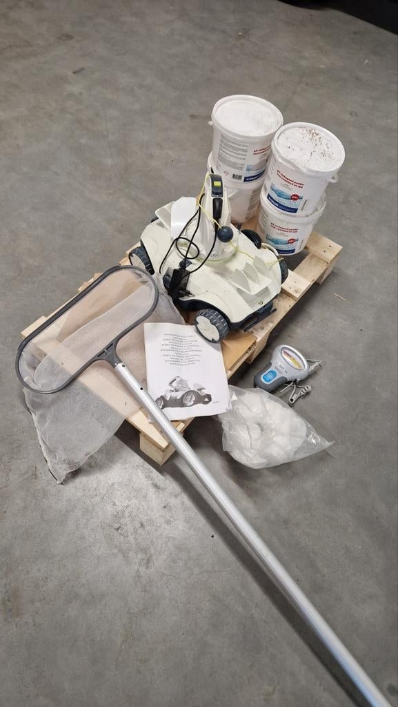 Set met automatische zwembadstofzuiger, Ophalen of Verzenden