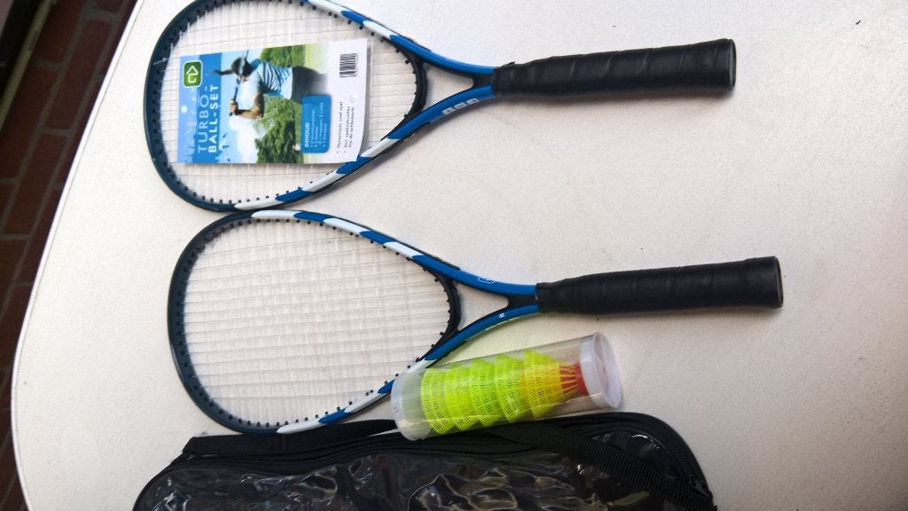 TE koop aangeboden mooi badminton set doe gepast bod., Ophalen of Verzenden, Nieuw, Racket(s)