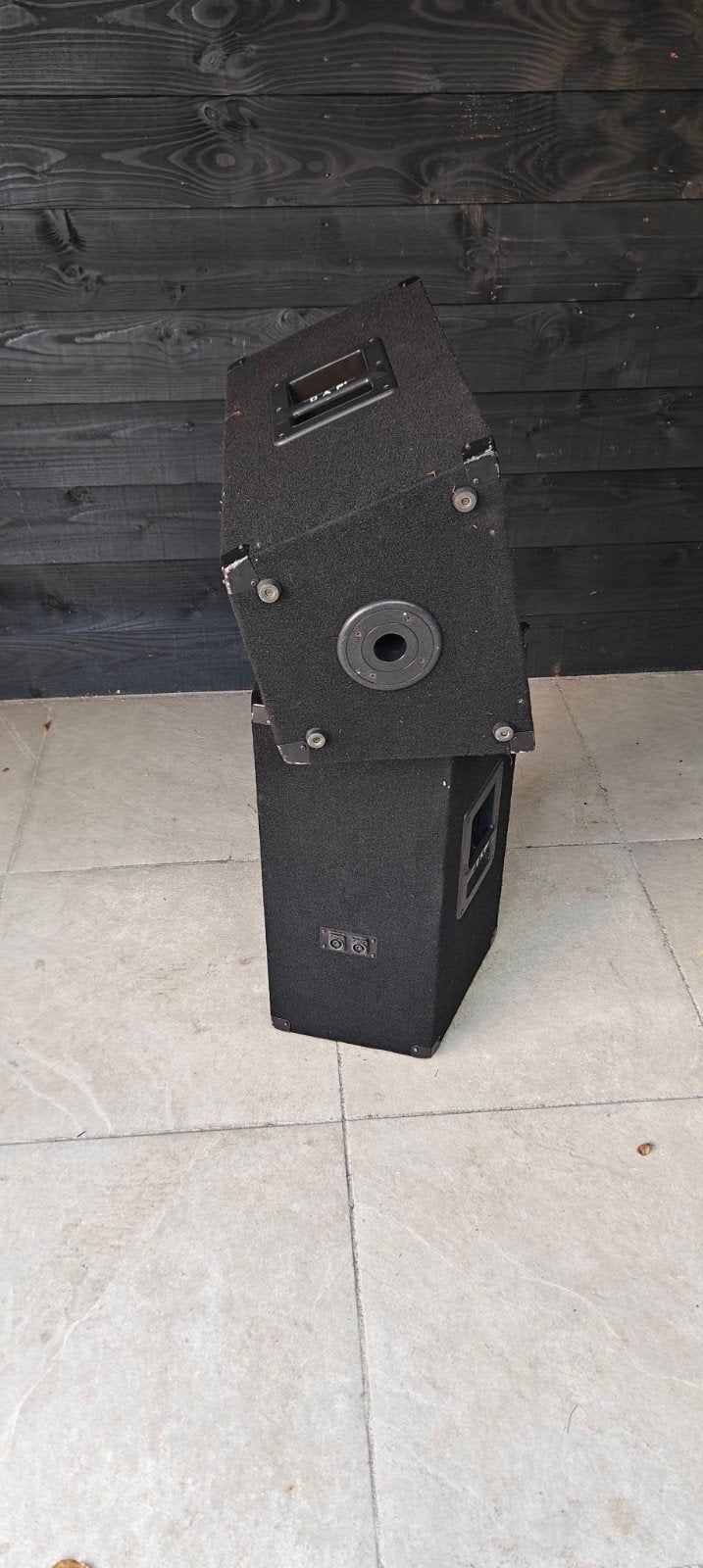 Speaker behuizingen (set van 2) - defecte rechter speaker, Ophalen