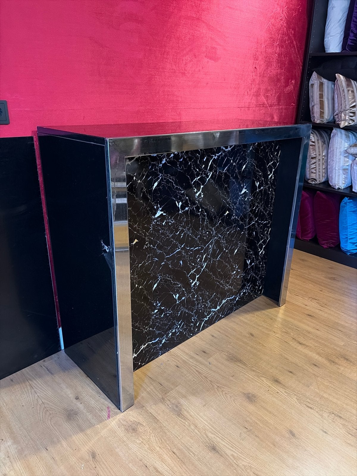 Eichholtz Zwarte toonbank bartafel met spiegel en marmerlook, Ophalen, Gebruikt