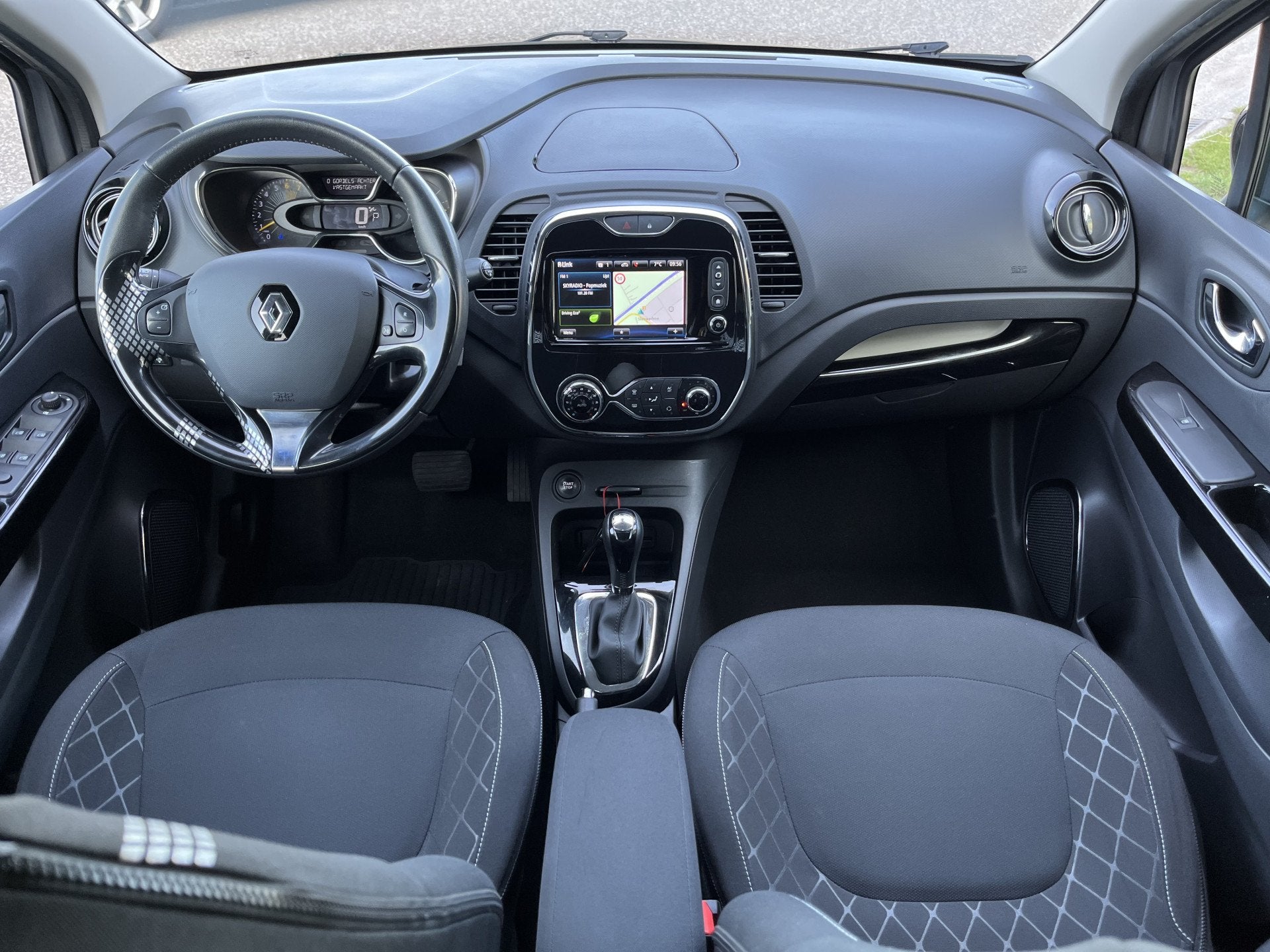 Renault Captur 1.2 TCe Dynamique / Automaat / Trekhaak / Cam, Auto's, Euro 5, 4 cilinders, Origineel Nederlands, 19 km/l