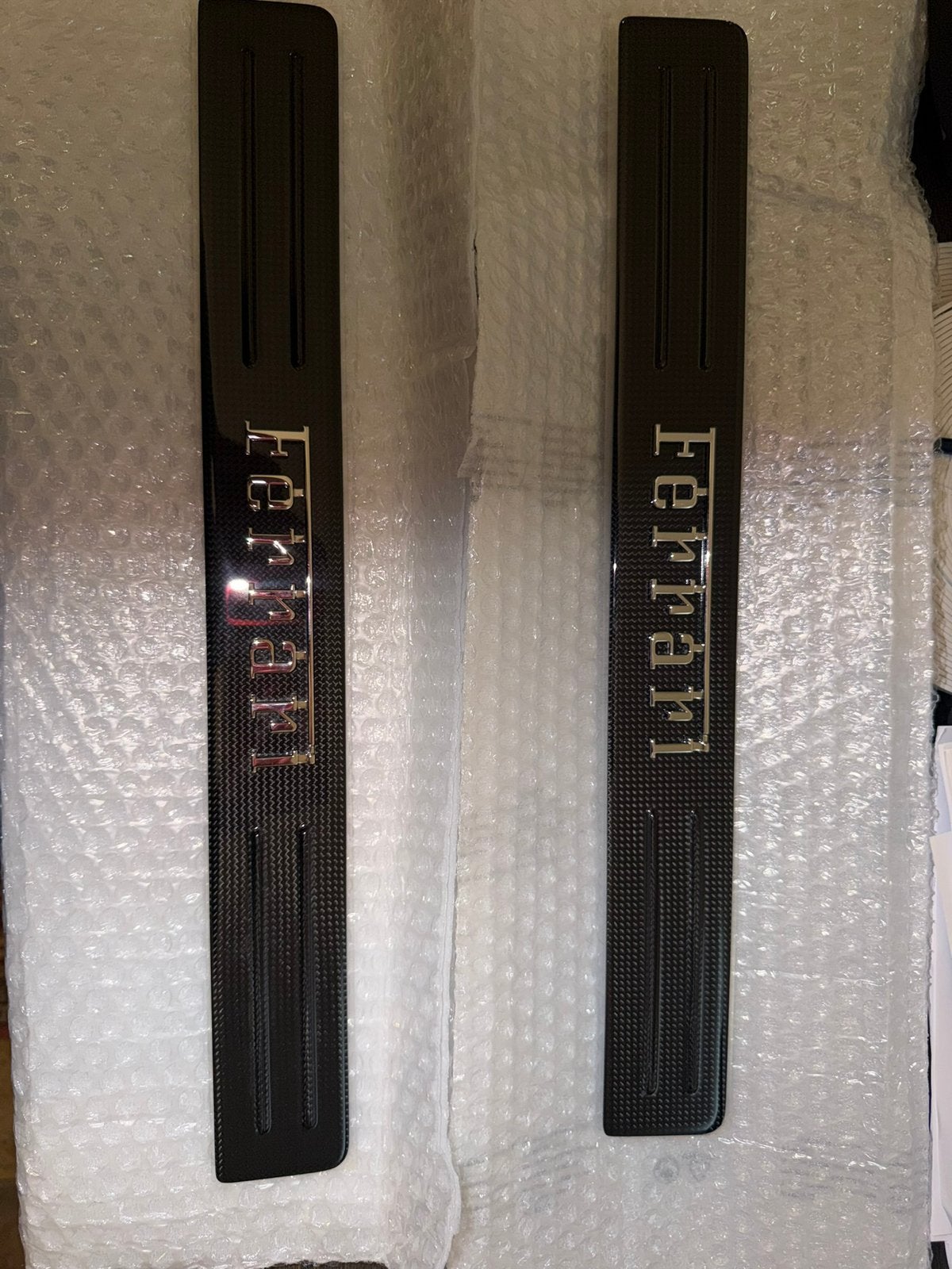 FERRARI 488/ F8 CARBON instaplijsten KICK PLATES origineel -, Auto diversen, Ophalen of Verzenden