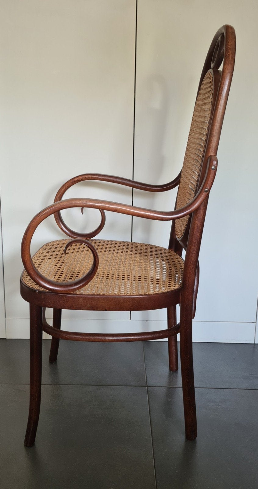 Thonet model 207 Rf stoel met armleuningen, Antiek en Kunst, Ophalen