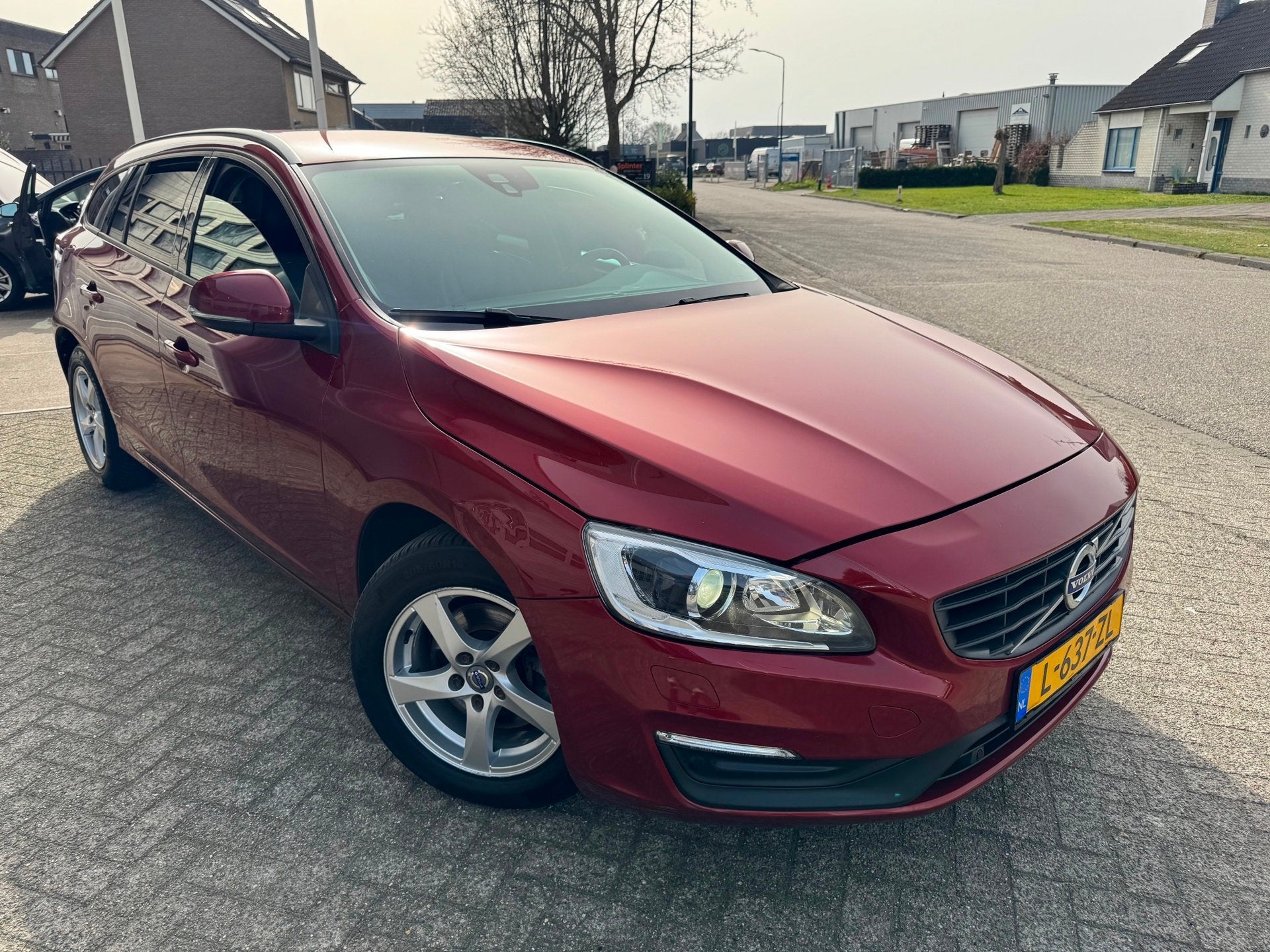 Volvo V60 2.0 D2 Ocean Race AIRCO,NAVI,LEER, Auto's, Voorwielaandrijving, Gebruikt, Euro 6, 4 cilinders