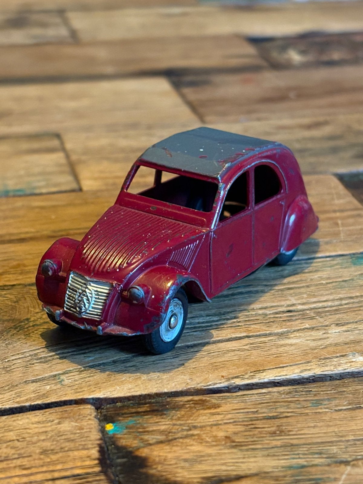 Dinky Toys France 535 (ex-24T) Citroën 2CV – Grenat/Bordeaux, Ophalen of Verzenden, Gebruikt, Auto, Dinky Toys